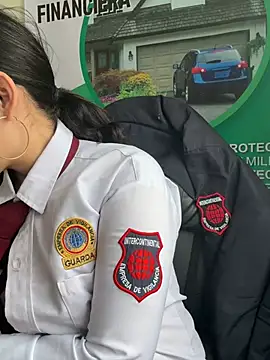 Alysson-- live sex cam