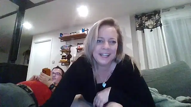 Miss-Chupagirly live sex cam