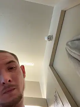 sexywhitedick@xh live sex cam