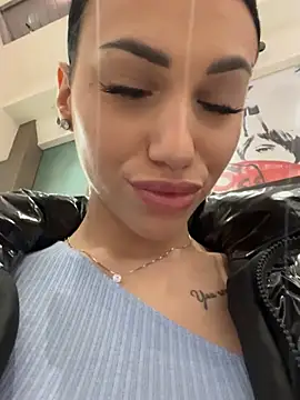 ilariea_girl live sex cam