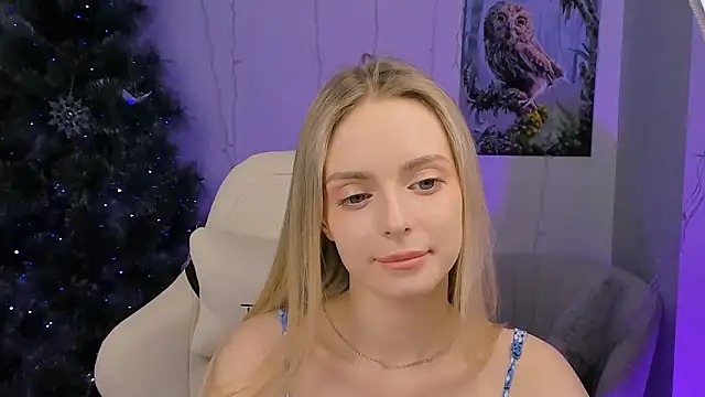 JuliaBrewwer's cam snapshot