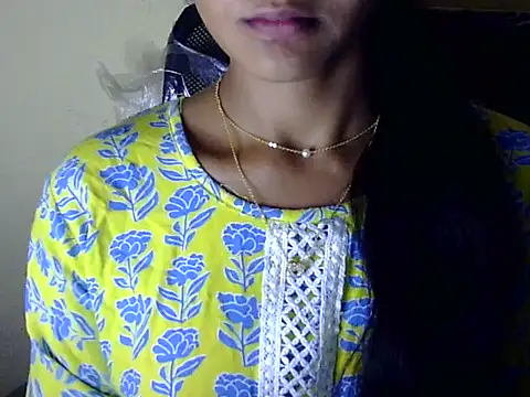 Khushi_v's cam snapshot