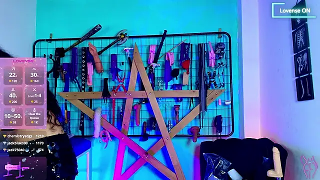 Mrmia_bdsm_extreme's cam snapshot