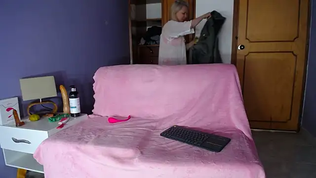 sophia_ny's cam snapshot