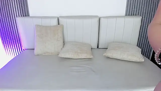 Pamela_SkinnySexy's cam snapshot