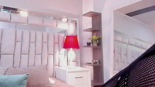 KeniaVelvet_'s cam snapshot