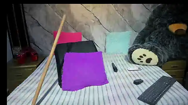 Niyirey1's cam snapshot