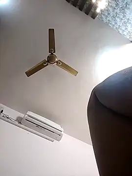 Cute-Janvi20 live sex cam