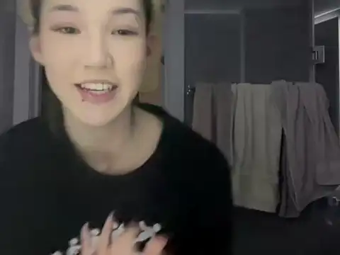 lilXdomiii's cam snapshot