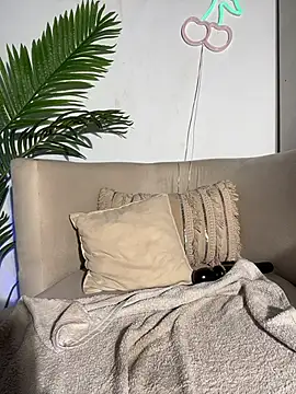 MiaFoxie's cam snapshot