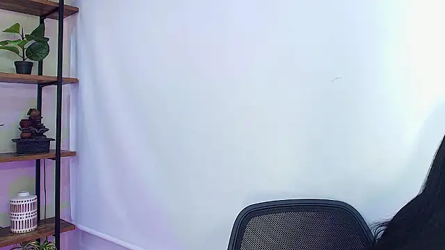 Sassy--Girl live sex cam