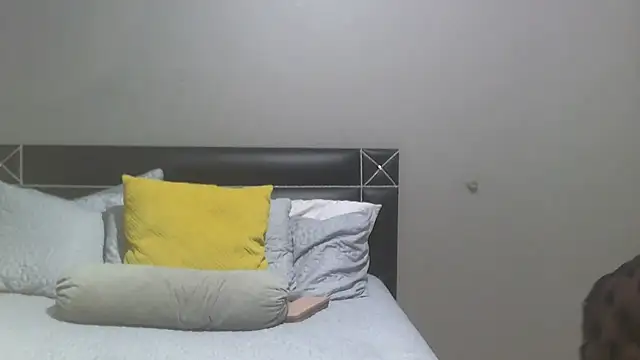 Rosehipsx76 live sex cam