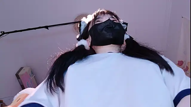 love-uiui live sex cam