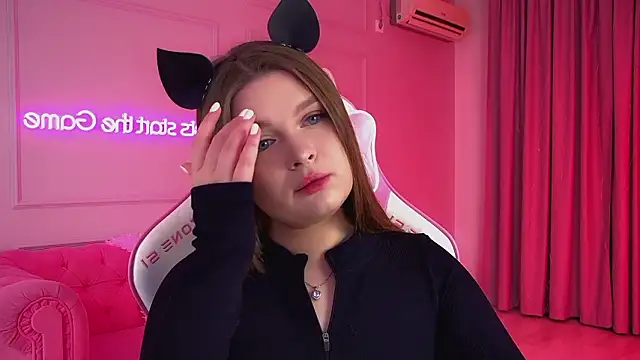 CrystalLyons live sex cam