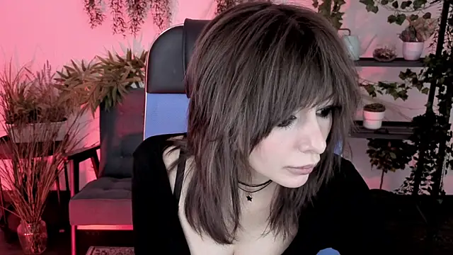 CrystallBloom's cam snapshot