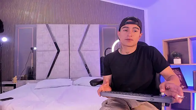 LiamDeep live sex cam