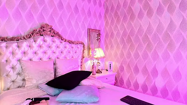 Bella_Smiith_'s cam snapshot