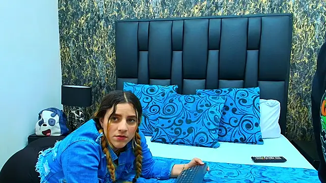 Dakota_Megan_69's cam snapshot