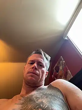 DILFiGuess1 live sex cam