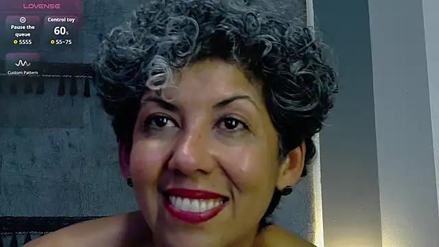 Julianewell live sex cam