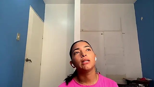 EstelleSchmeichel's cam snapshot