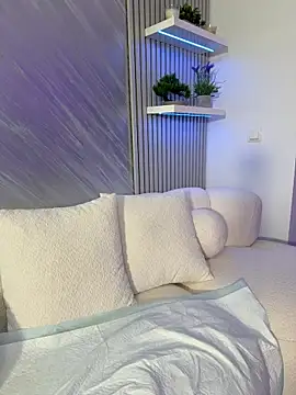 KirstieVegas live sex cam