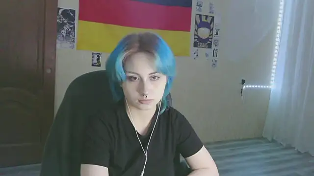 LeisaHopperstad's cam snapshot