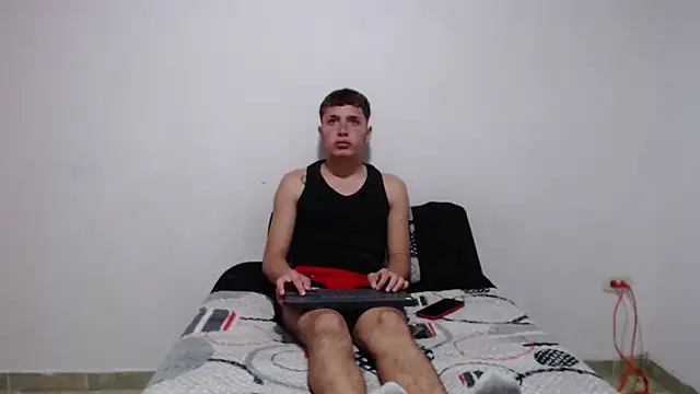 Julian_wolf18 live sex cam