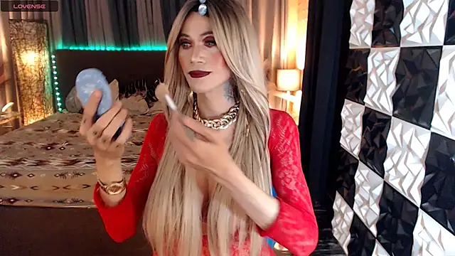 MonstrousCockDiva live sex cam