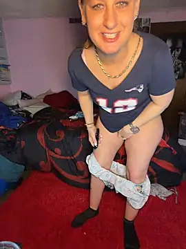 Milfshortcakes's cam snapshot