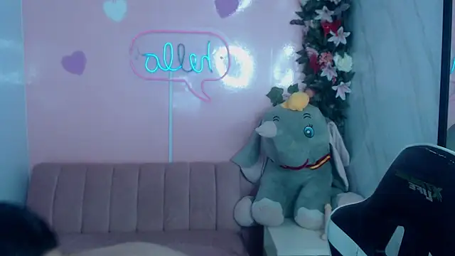 luciana_ch_2's cam snapshot