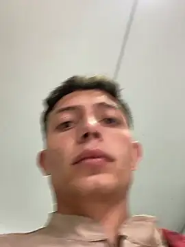 santiObrero live sex cam