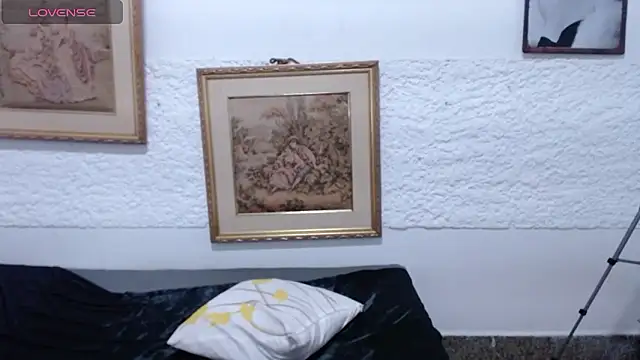 JulianaLopera1 live sex cam