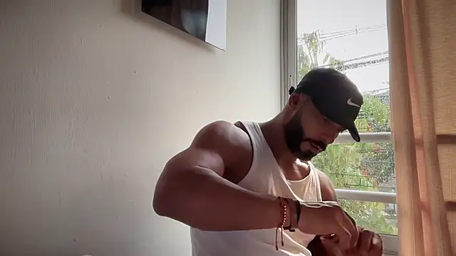 romeolovedark live sex cam