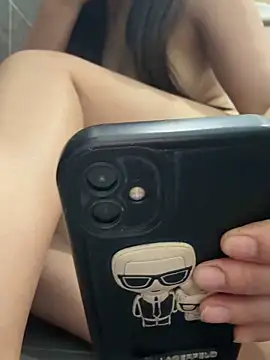 LINAA-KUTE live sex cam