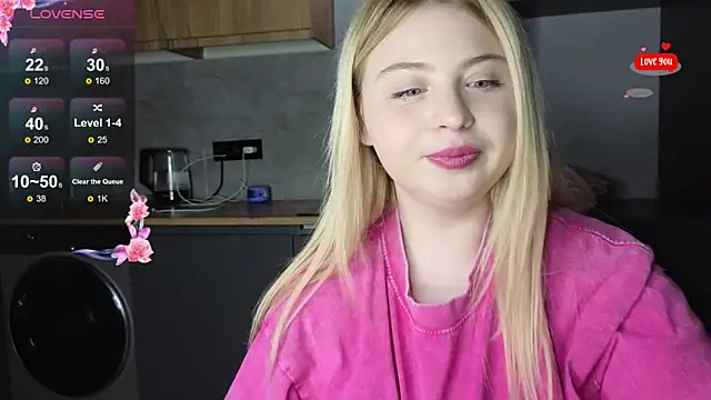 shy_blondiee live sex cam