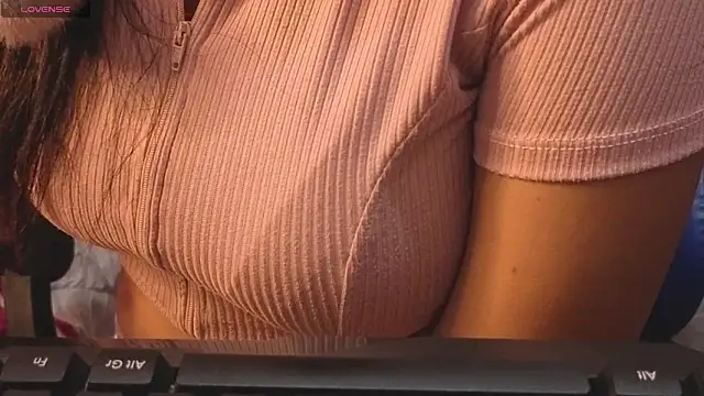 NailaIsa's cam snapshot