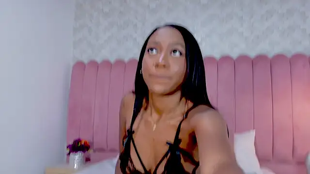 MILA_ROE's cam snapshot