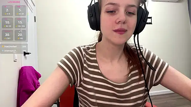 Elira_Breeze's cam snapshot