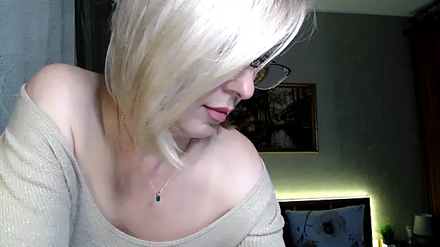 sensualEmilia's cam snapshot