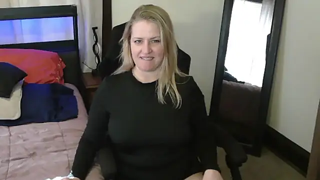 HollieBim live sex cam