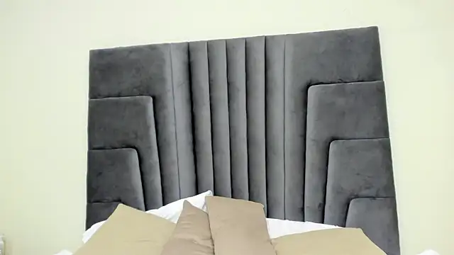 Mia_smith_x1's cam snapshot