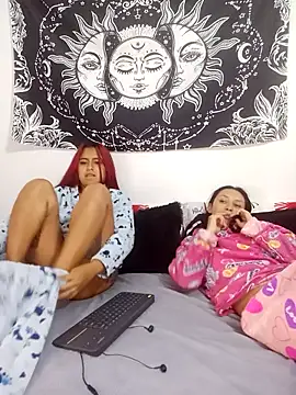 abby_n_emily's cam snapshot