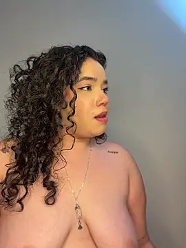 krisstenSantos live sex cam