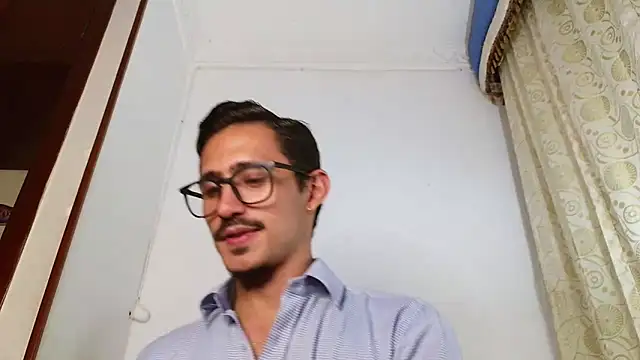 HomeAloneK live sex cam