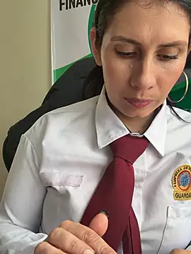 Alysson-- live sex cam