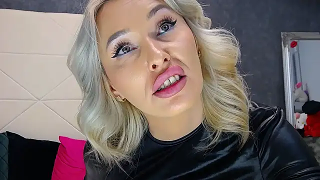 IssaSmith's cam snapshot