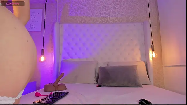 Ashleyy_piink's cam snapshot