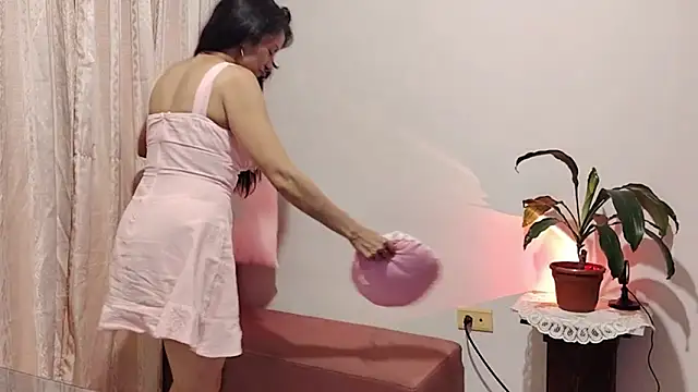 Bella_Exhibition's cam snapshot