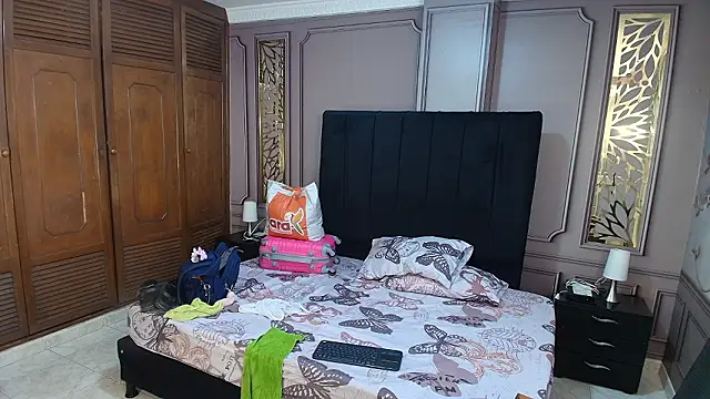 mature_bigass__'s cam snapshot